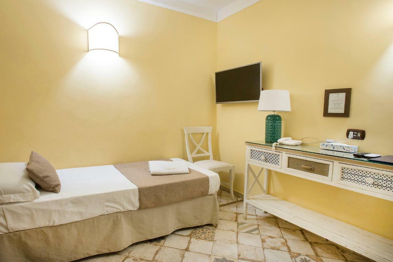 Dei Vassalli, In The Heart Of The Historic Center Affittacamere Napoli