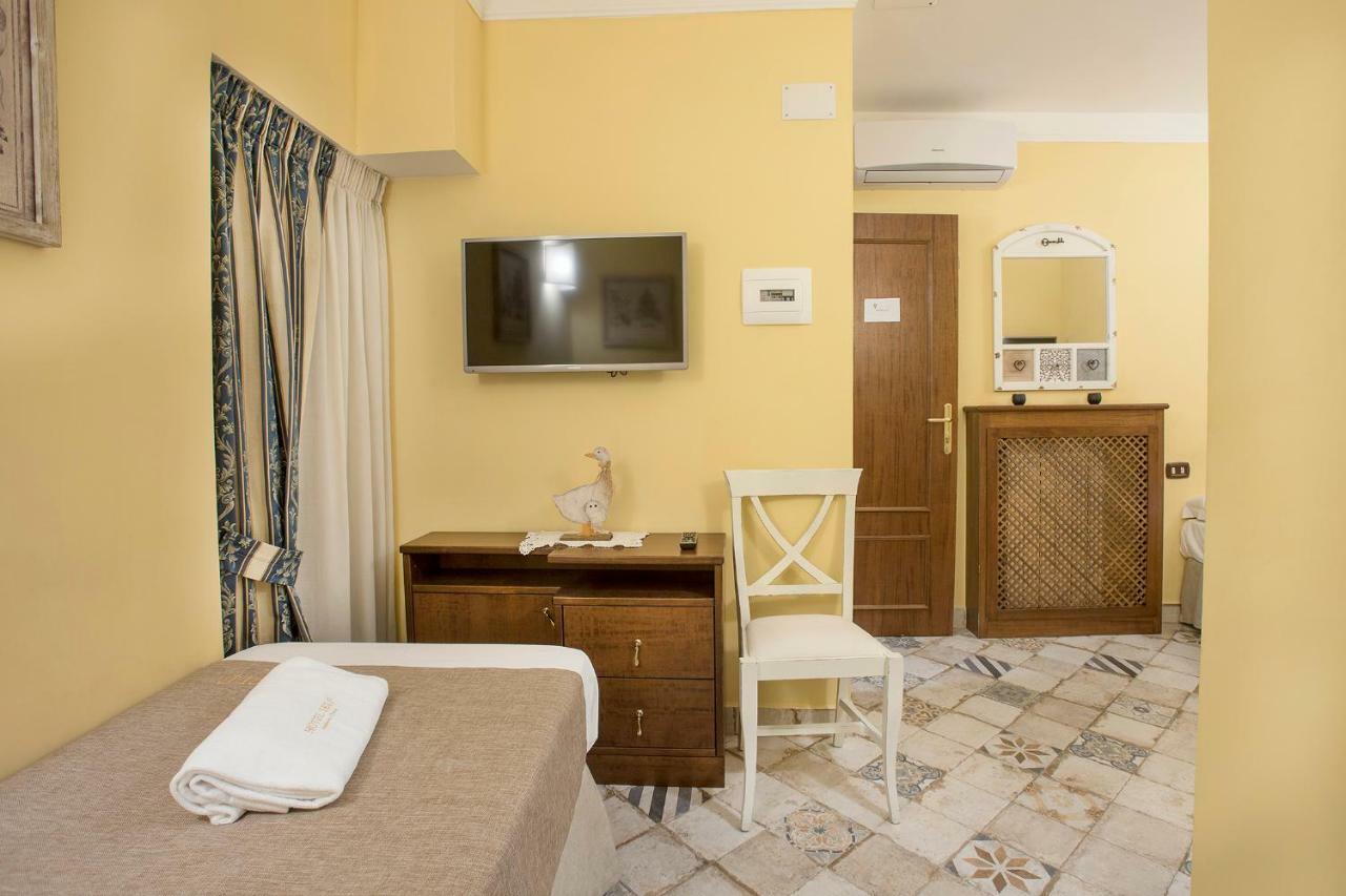 Affittacamere Dei Vassalli, In The Heart Of The Historic Center Napoli