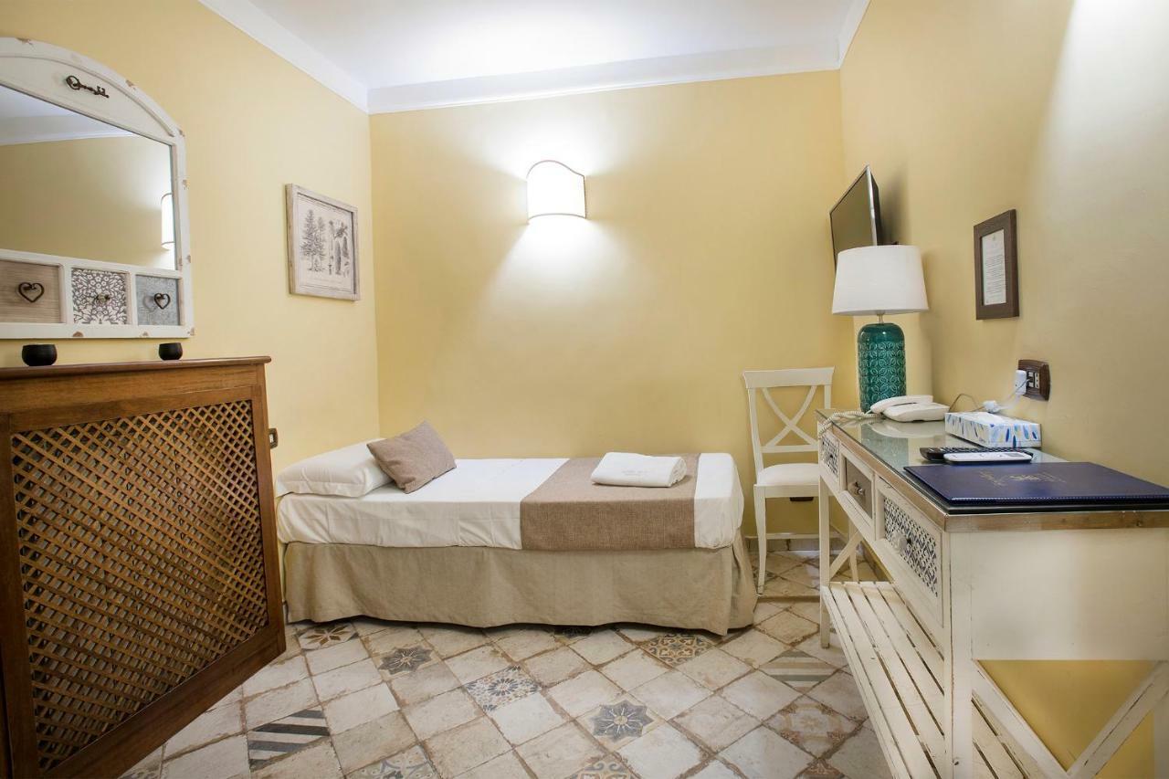 Affittacamere Dei Vassalli, In The Heart Of The Historic Center 3*