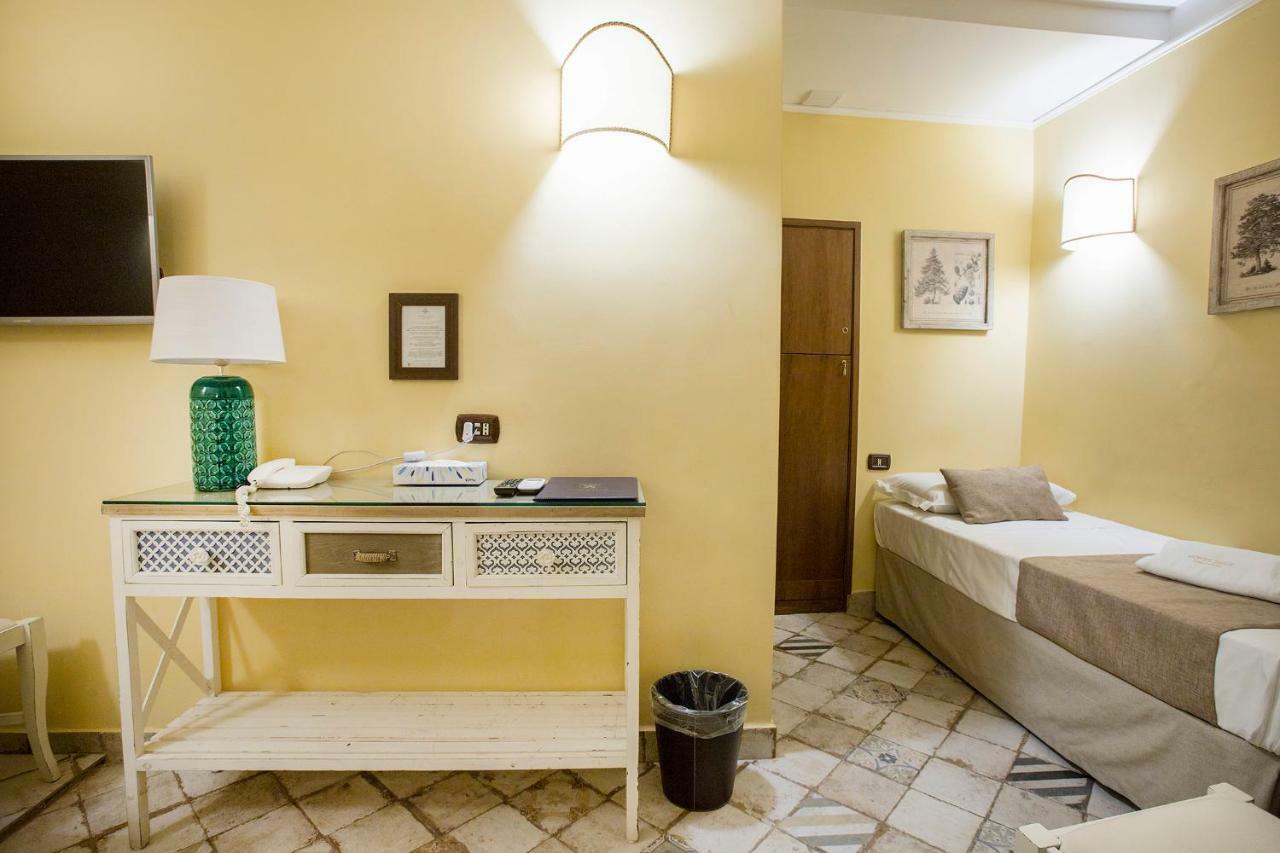 Dei Vassalli, In The Heart Of The Historic Center Affittacamere